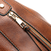 Martina Hobo Tas | Elegant & Vintage in de kleur Rood voor dames in Heritage stijl geschikt voor alle seizoenen.