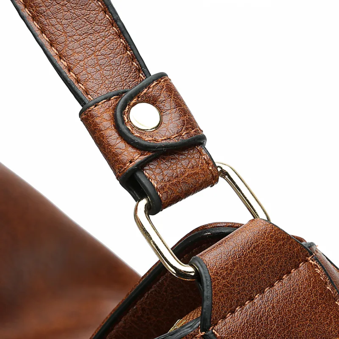 Martina Hobo Tas | Elegant & Vintage in de kleur Rood voor dames in Heritage stijl geschikt voor alle seizoenen.