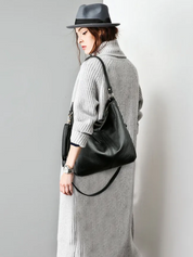 Martina Hobo Tas | Elegant & Vintage in de kleur Rood voor dames in Heritage stijl geschikt voor alle seizoenen.