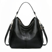 Martina Hobo Tas | Elegant & Vintage in de kleur Zwart voor dames in Heritage stijl geschikt voor alle seizoenen.