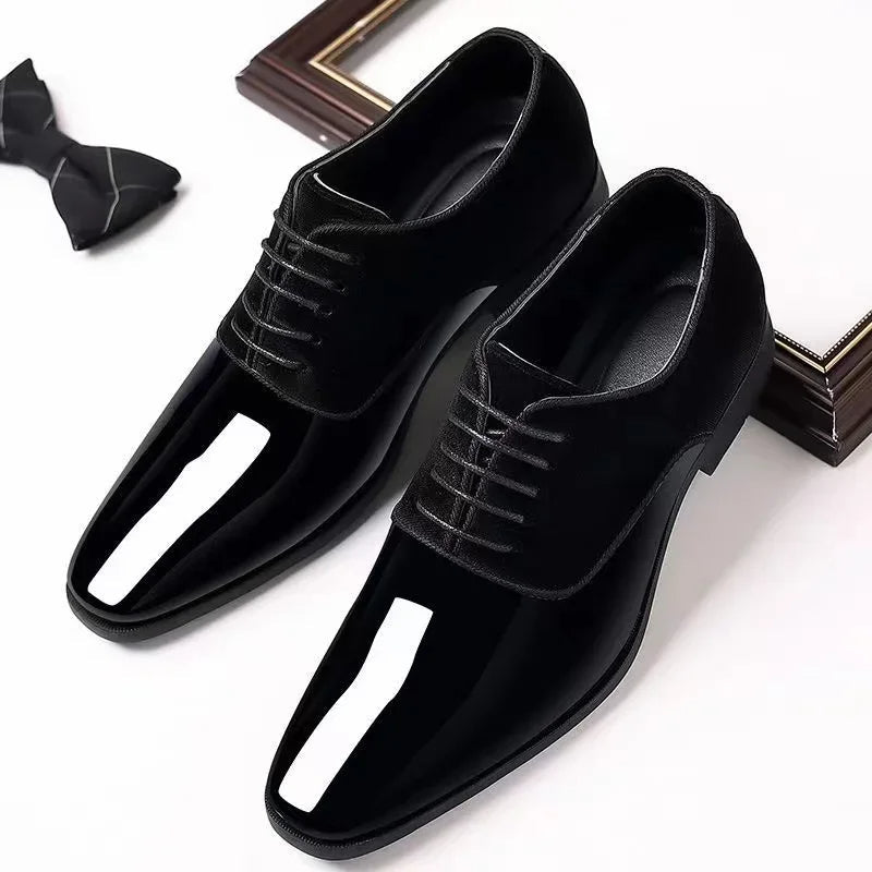 Matthijs | Grote formele lakschoenen in de kleur Zwart voor heren in stijl geschikt voor alle seizoenen.