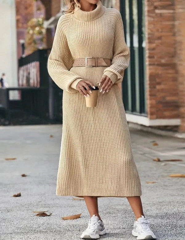 Maud | Gebreide lange jurk in de kleur Khaki voor dames in stijl ideaal voor de herfst.