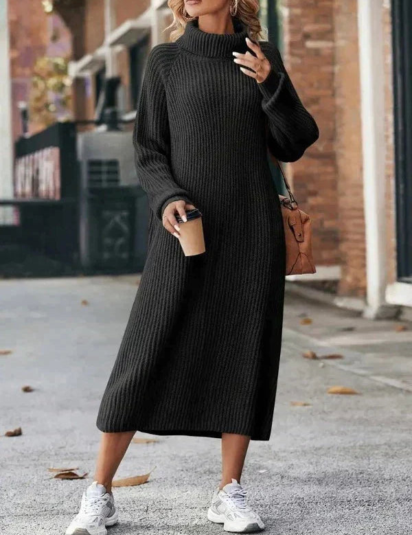 Maud | Gebreide lange jurk in de kleur Zwart voor dames in stijl ideaal voor de herfst.