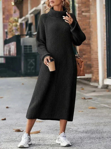 Maud | Gebreide lange jurk in de kleur Zwart voor dames in stijl ideaal voor de herfst.