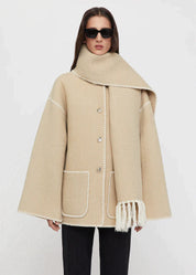 Merino | Luxe wollen jas met sjaal voor vrouwen in de kleur Beige voor dames in Heritage stijl ideaal voor de winter