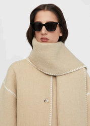 Merino | Luxe wollen jas met sjaal voor vrouwen in de kleur Zwart/Wit voor dames in Heritage stijl ideaal voor de winter