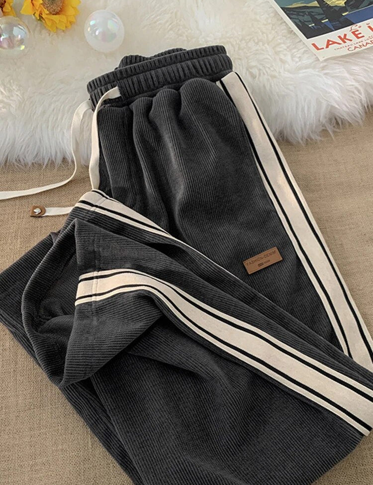 Michiel | Baggy gestreepte corduroy broek voor mannen in de kleur Grijs voor heren in Streetwear stijl geschikt voor alle seizoenen.