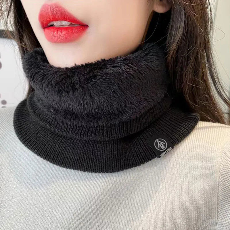 Mieke | Warme & stijlvolle nekwarmer in de kleur Zwart voor dames in Lounge stijl ideaal voor de winter