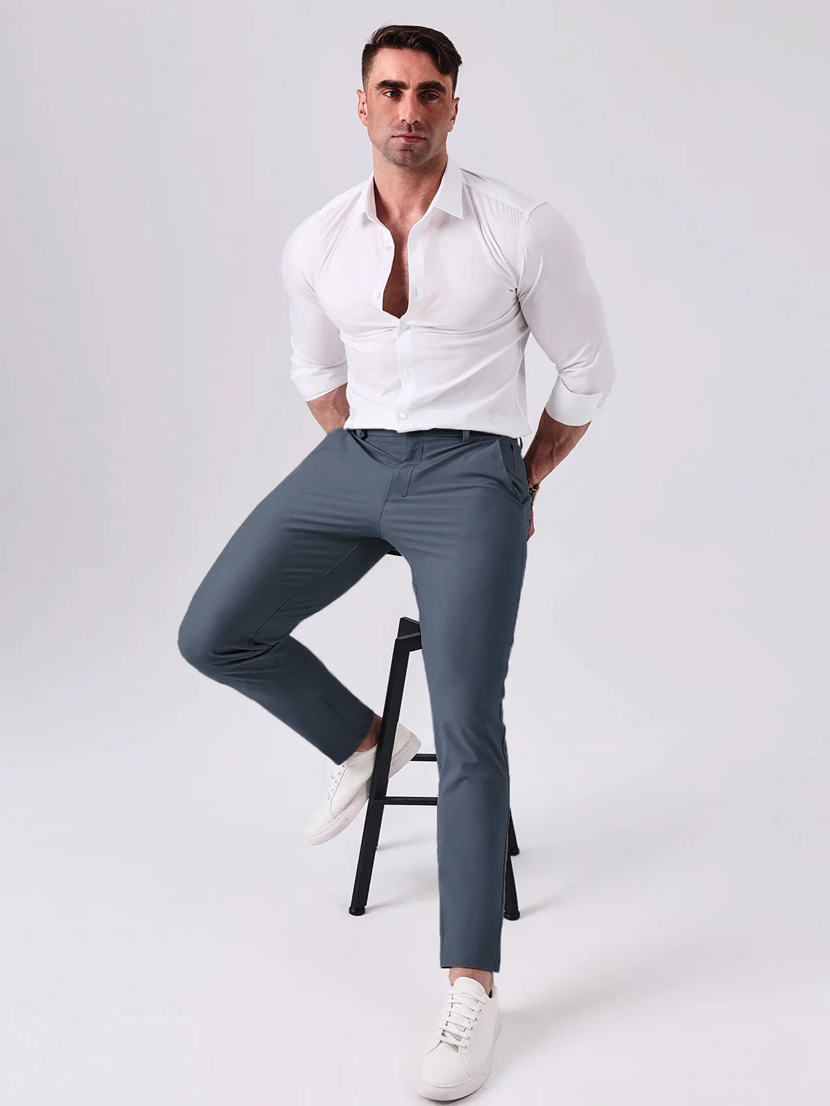 Mike | Slanke broek in de kleur Bruin voor heren in stijl geschikt voor alle seizoenen.