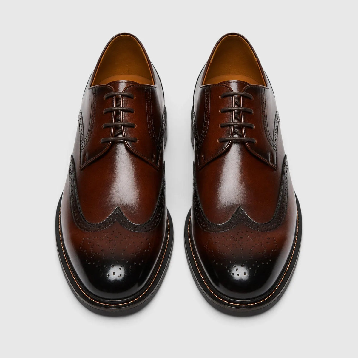 Derby schoenen met brogue details