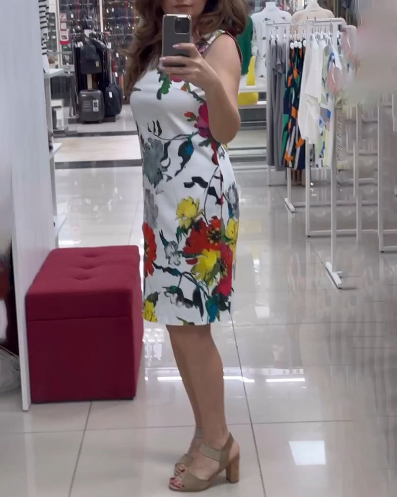 Mouwloze elegante jurk met bloemenprint in de kleur Wit voor dames in stijl ideaal voor de zomer.