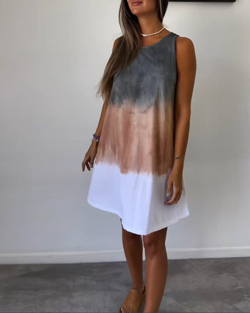 Mouwloze Vrijetijdsjurk in de kleur Grijs voor dames in stijl ideaal voor de zomer.