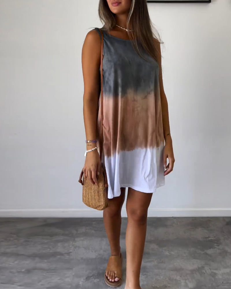 Mouwloze Vrijetijdsjurk in de kleur Grijs voor dames in stijl ideaal voor de zomer.