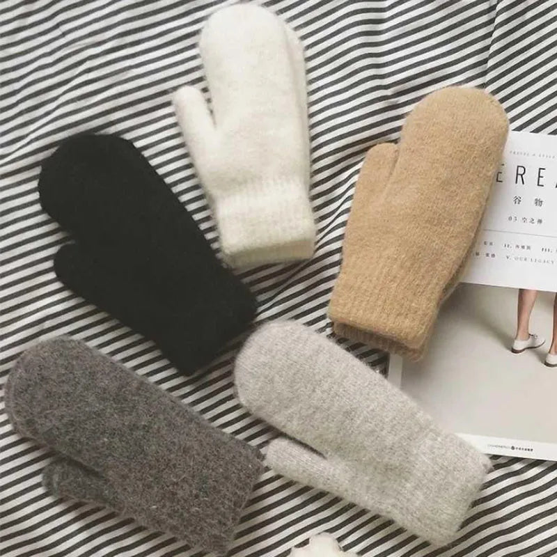 Nessa | Warme & stijlvolle pluche wanten in de kleur Blauw voor dames in Lounge stijl ideaal voor de winter