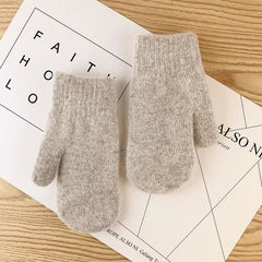 Nessa | Warme & stijlvolle pluche wanten in de kleur Lichtgrijs voor dames in Lounge stijl ideaal voor de winter