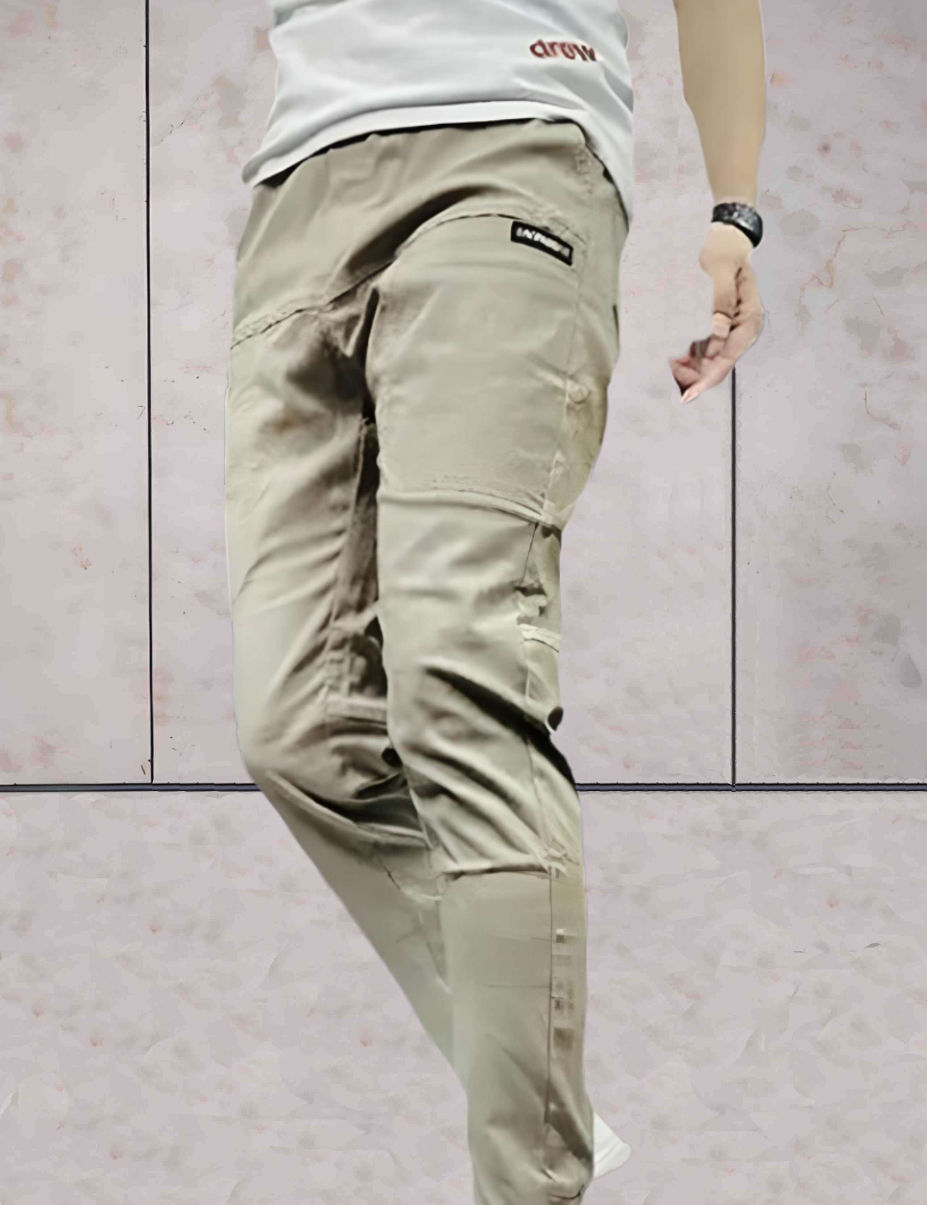 Niels | Comfortabele, sneldrogende heren jogger met elastische taille en zakken in de kleur Beige voor heren in stijl geschikt voor alle seizoenen.