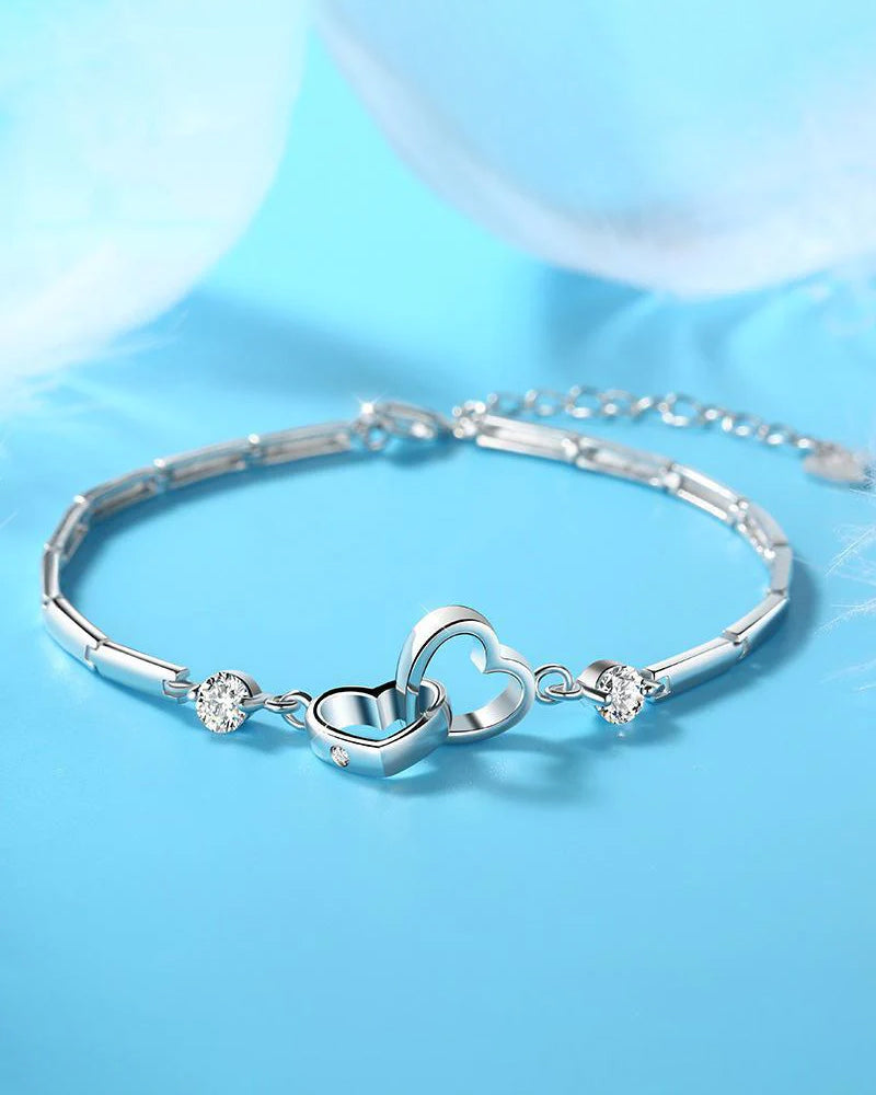 Nina | Armband Soul Sister Hart in de kleur Zilver voor dames in stijl geschikt voor alle seizoenen.