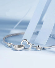 Nina | Armband Soul Sister Hart in de kleur Zilver voor dames in stijl geschikt voor alle seizoenen.