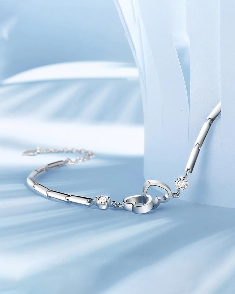 Nina | Armband Soul Sister Hart in de kleur Zilver voor dames in stijl geschikt voor alle seizoenen.