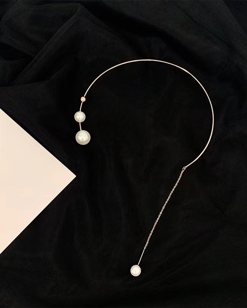 Nina | Claviculeketting met nep parel in de kleur Goud voor dames in stijl geschikt voor alle seizoenen.