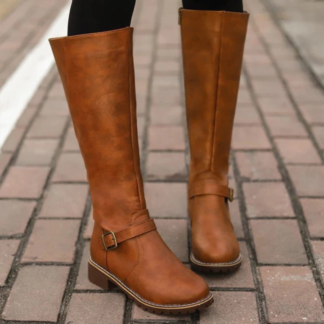 Nina | Dames mid-kalf laarzen met gesp in de kleur 35 voor dames in stijl ideaal voor de herfst.