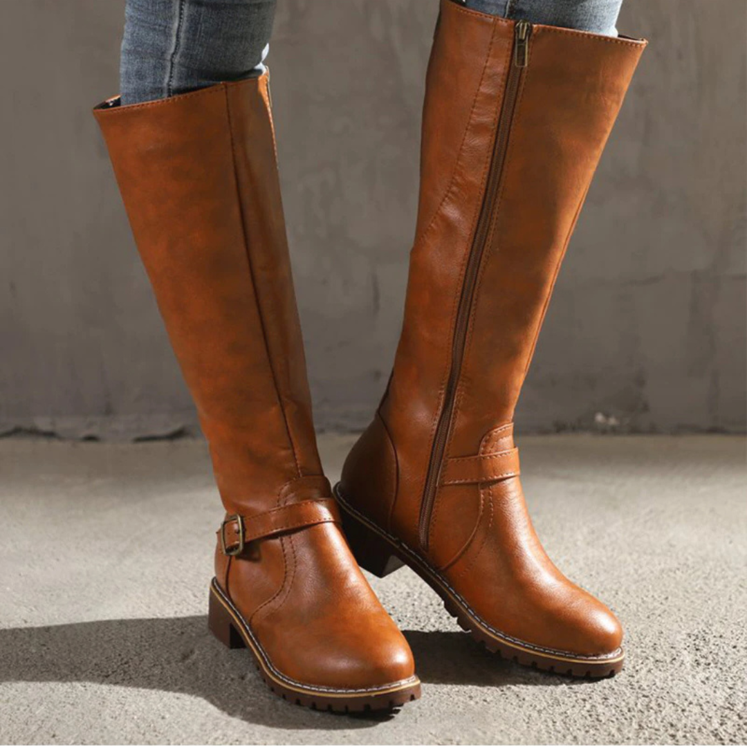 Nina | Dames mid-kalf laarzen met gesp in de kleur 35 voor dames in stijl ideaal voor de herfst.