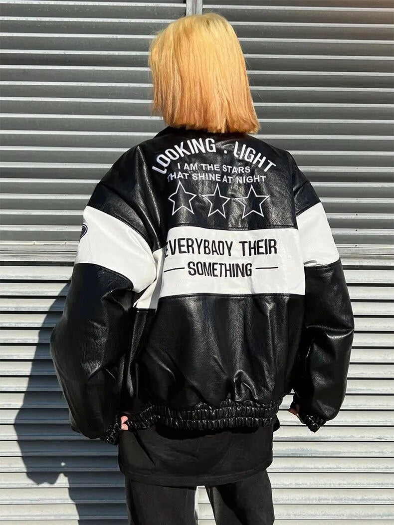 Nina | Nachthemel Straatracer Jas in de kleur Zwart voor dames in stijl ideaal voor de herfst.