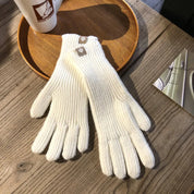 Nina | Warme & stijlvolle gebreide dames handschoenen in de kleur Wit voor dames in Lounge stijl ideaal voor de winter