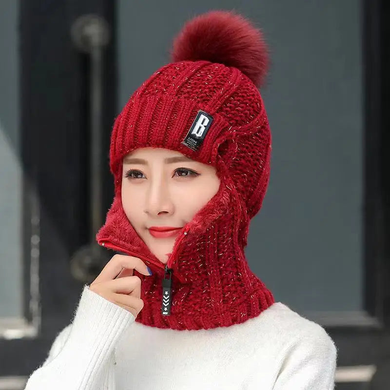 Nina | Warme & veelzijdige gebreide bivakmuts in de kleur Rood voor dames in Lounge stijl ideaal voor de winter