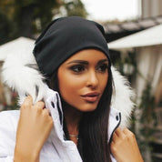 Nina | Zachte & stijlvolle beanie in de kleur Zwart voor dames in Lounge stijl ideaal voor de winter