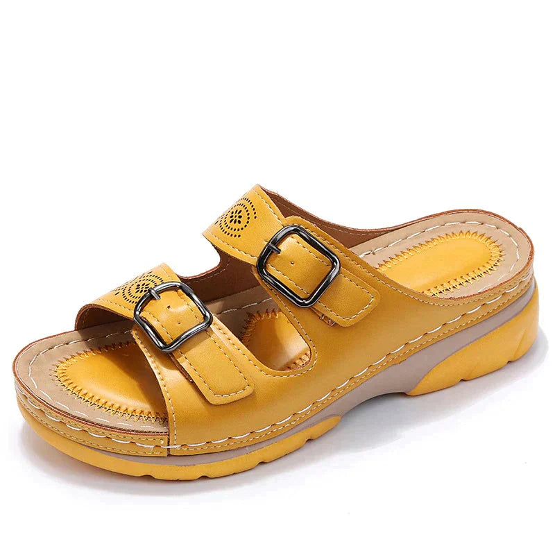 Noa | Comfortabele parel sandalen in de kleur Bruin voor dames in stijl ideaal voor de zomer.