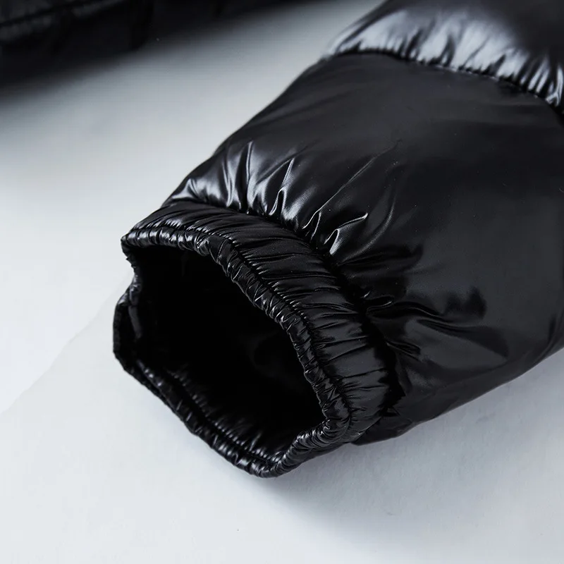 Noa | Glanzende pufferjack in de kleur Zwart voor heren in Outdoor stijl ideaal voor de winter