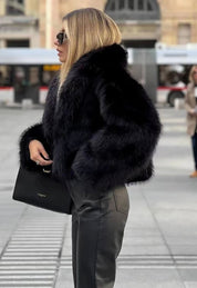 Noa | Warme Manteljas van bont in de kleur Beige voor dames in Lounge stijl ideaal voor de winter