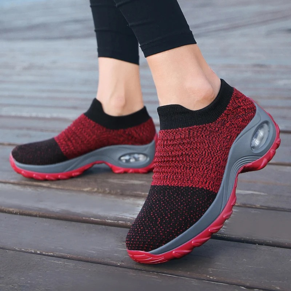 Ondersteunende schoenen met voetboogsteun in de kleur Zwart/Wit voor dames in stijl geschikt voor alle seizoenen.