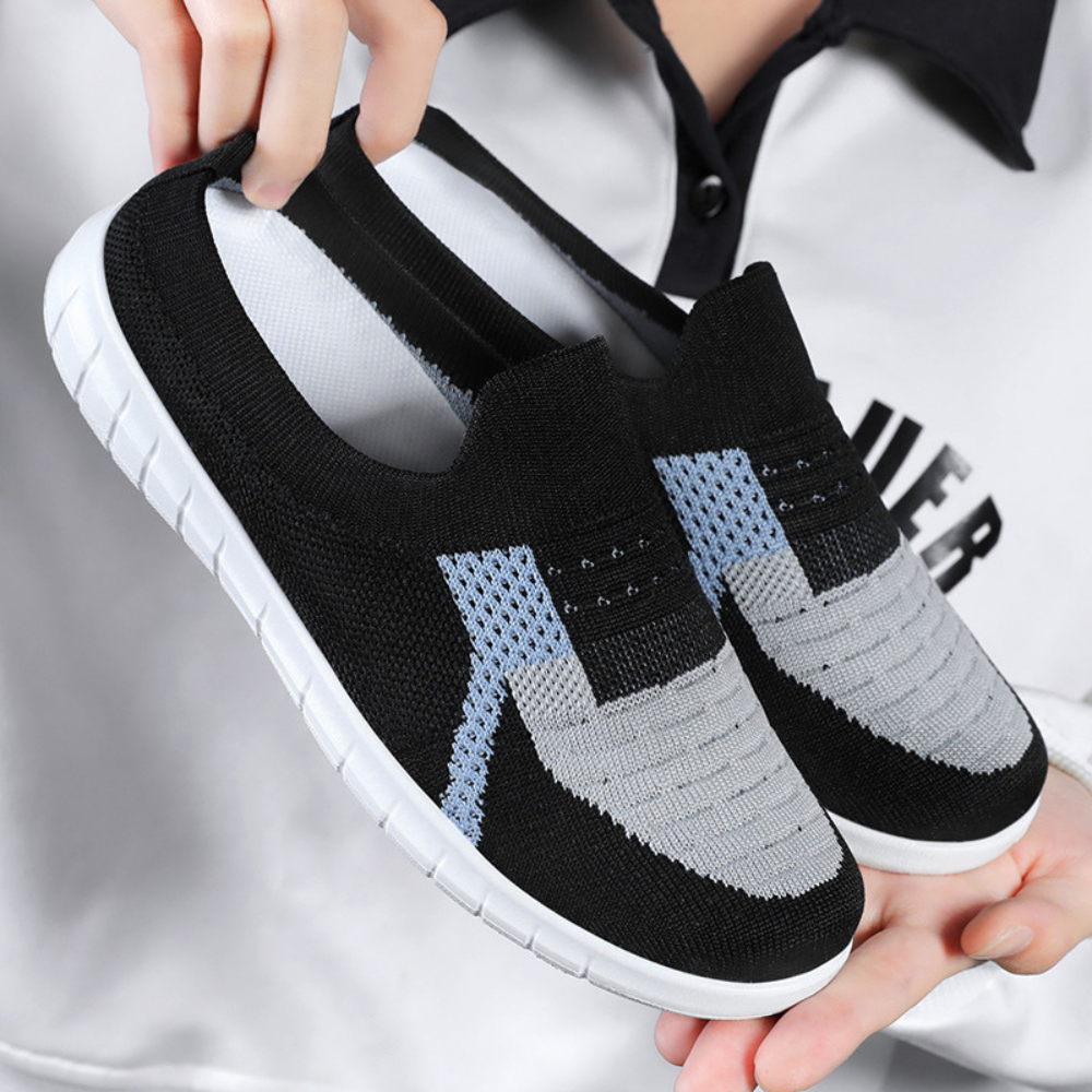 Orthopedische comfortabele gebreide schoen in de kleur Zwart voor dames in stijl geschikt voor alle seizoenen.