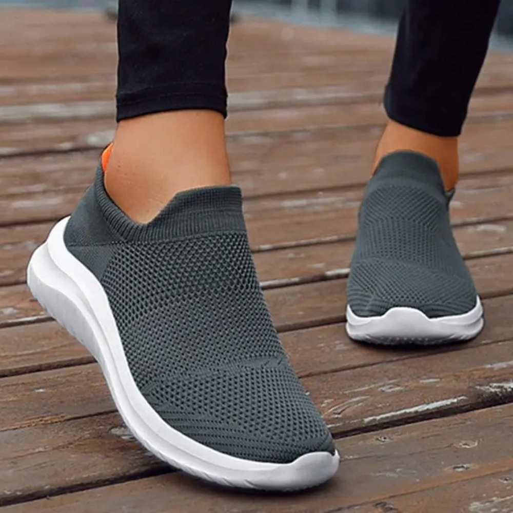 Orthopedische Comfortabele loafers in de kleur Zwart voor dames in Smart-casual stijl geschikt voor alle seizoenen.