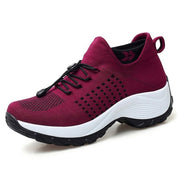 Orthopedische comfortabele schoenen in de kleur Rood voor dames in stijl geschikt voor alle seizoenen.