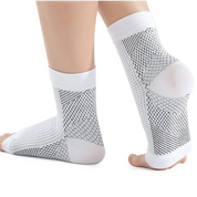 Orthopedische compressie enkelsokken in de kleur Wit voor in stijl geschikt voor alle seizoenen.