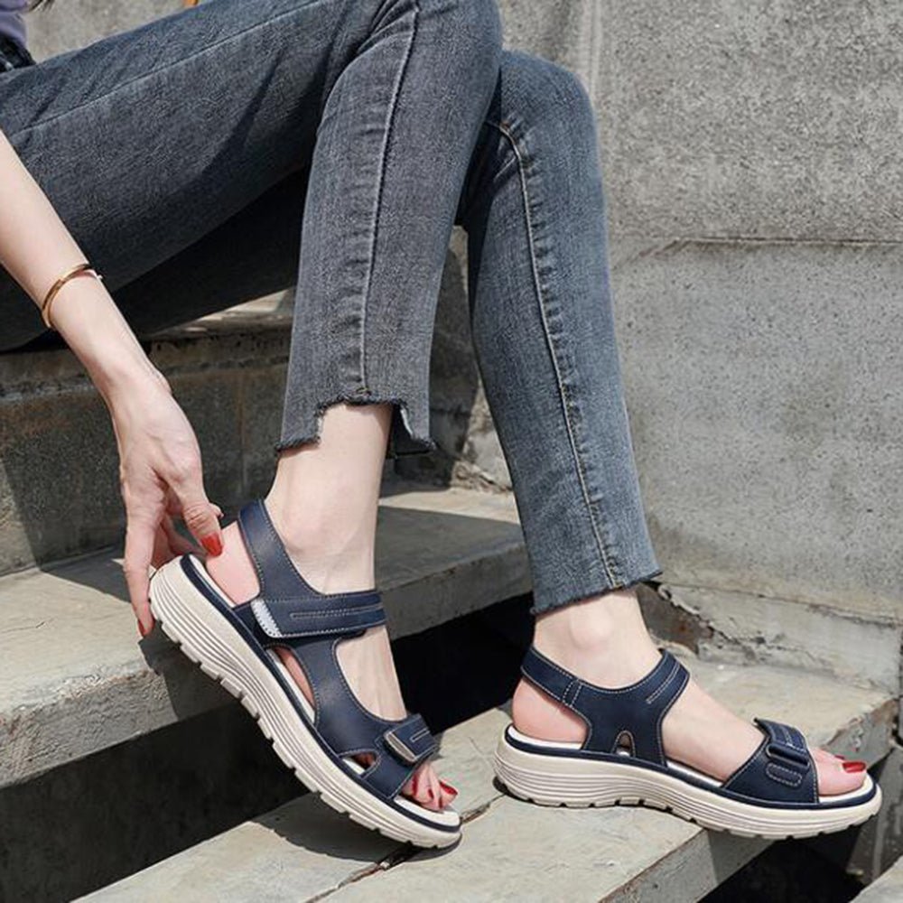 Orthopedische Sandalen met voetboogsteun in de kleur Zwart voor dames in stijl ideaal voor de zomer.