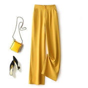 Petra- Stijlvolle losse broek in de kleur Geel voor dames in stijl ideaal voor de zomer.