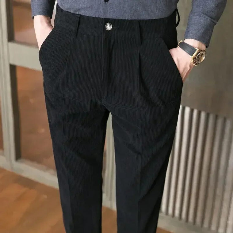 Pierre | Slanke corduroy broek in de kleur Zwart voor heren in stijl geschikt voor alle seizoenen.