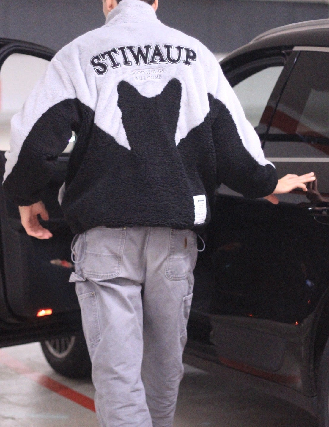 Grijs voor dames in Lounge stijl ideaal voor de herfst.