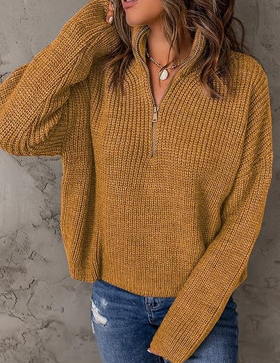 Polo trui met V-hals in de kleur Khaki voor dames in stijl ideaal voor de herfst.