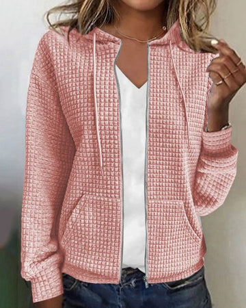 Comfortabel katoenmix vest met een trendy uitstraling, perfect voor dagelijks gebruik. De reguliere pasvorm, lange mouwen en functionele zakken maken dit vest ideaal voor alle seizoenen. Stijlvol, eenvoudig en modieus ontwerp dat moeiteloos met elke outfit te combineren is.
