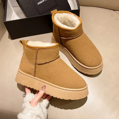 Pugg | Pluizige mini ondersteunende laarzen in de kleur 36 voor dames in stijl ideaal voor de herfst.