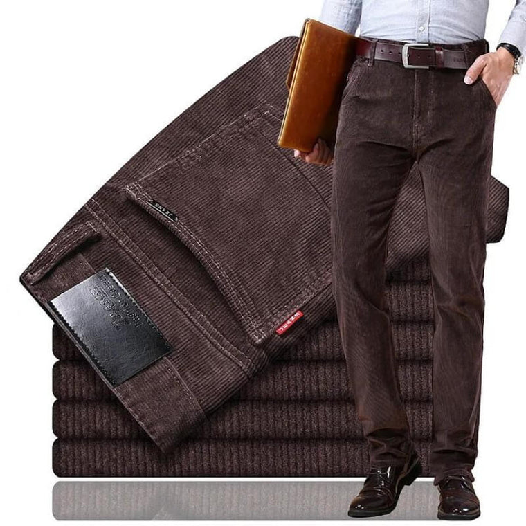 Reinhard | Klassieke Corduroy Heren Spijkerbroek in de kleur Donkerbruin voor heren in Heritage stijl geschikt voor alle seizoenen.