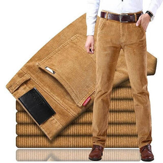 Reinhard | Klassieke Corduroy Heren Spijkerbroek in de kleur Khaki voor heren in Heritage stijl geschikt voor alle seizoenen.
