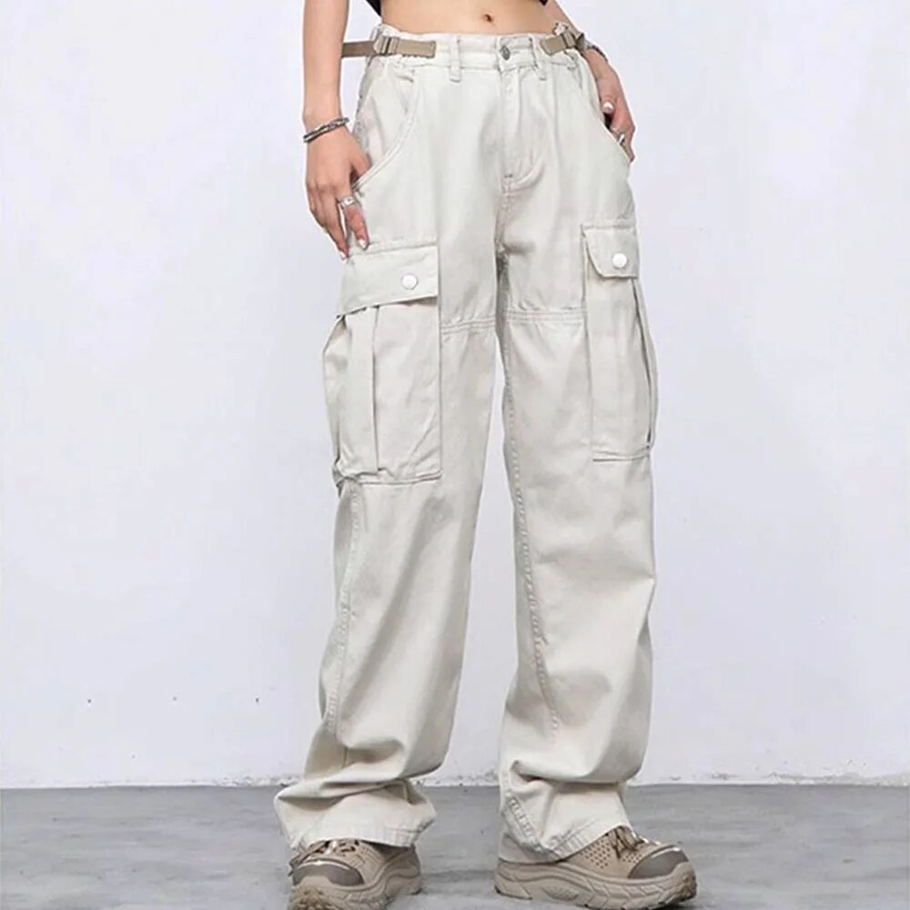 Rifka | Dames baggy cargobroek met brede zak in de kleur Abrikoos voor dames in Outdoor stijl geschikt voor alle seizoenen.