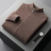 Rob | 100% cashmere vest in de kleur Bruin voor heren in Heritage stijl geschikt voor alle seizoenen.