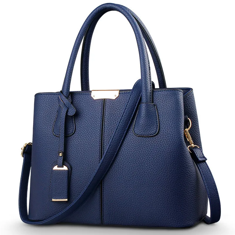 Romina Crossbody Draagtas | Stijlvol & Veelzijdig in de kleur Donkerblauw voor dames in stijl geschikt voor alle seizoenen.